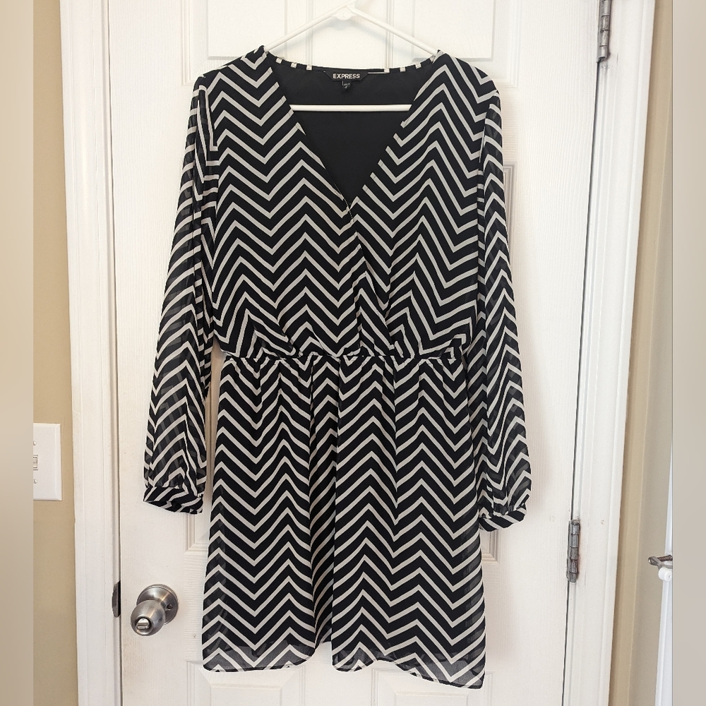 Express Chevron dress 👗